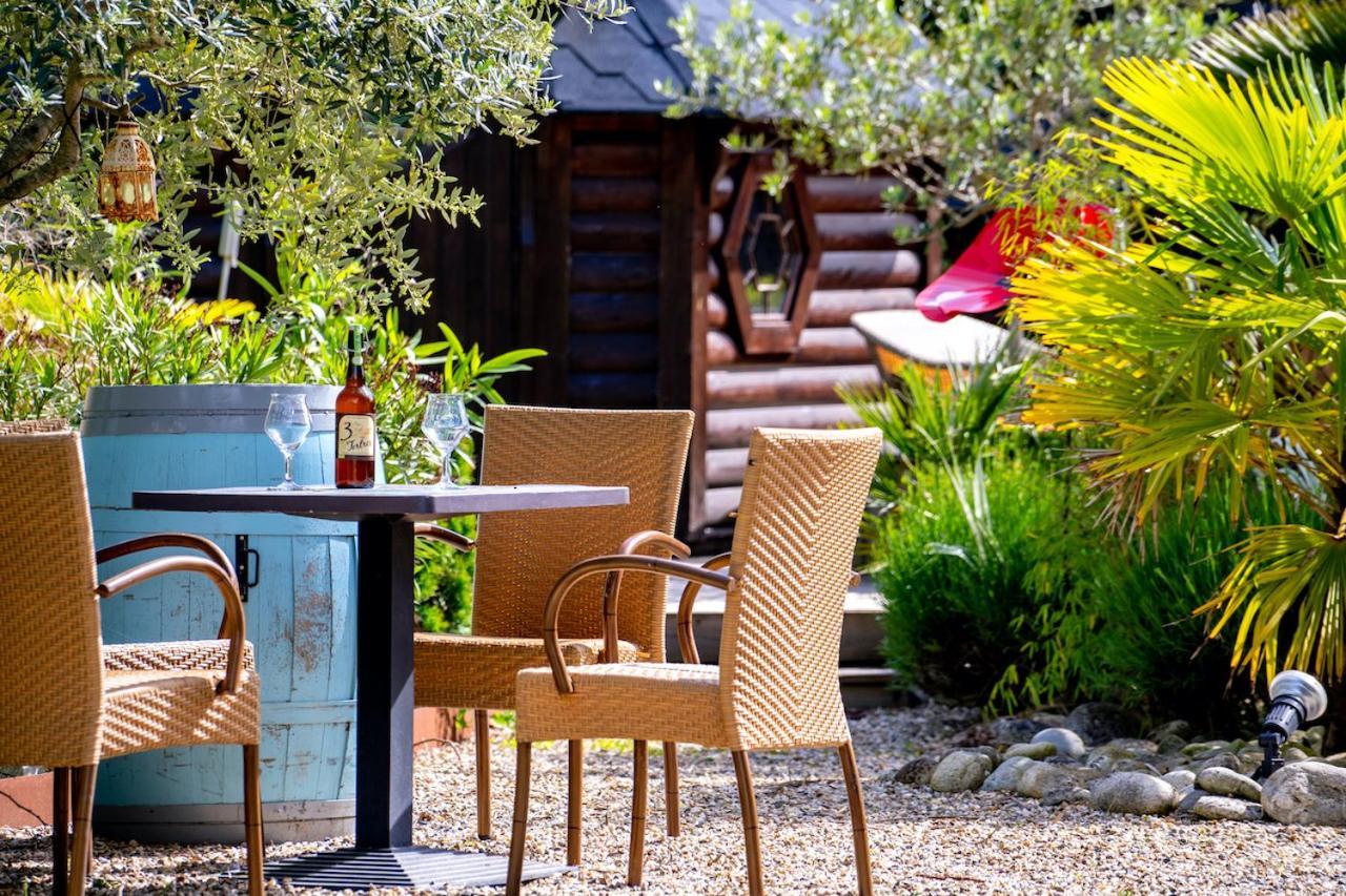 Le Bassin Du Tertre Bed & Breakfast Fronsac  Exterior photo